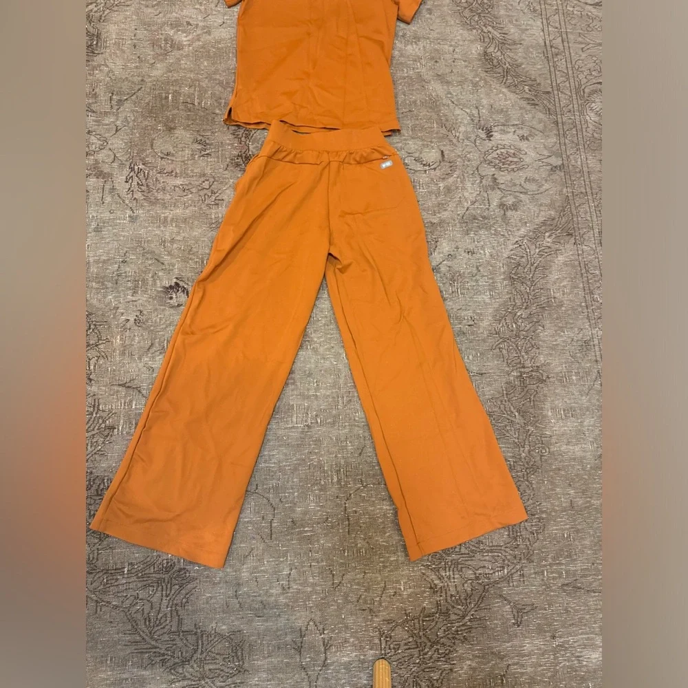 GOLDEN FIGS spiced scrub set - XS-S - Picture 3 of 12